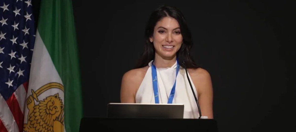 بانو تنهایی ، کـ.ون پرستوهای ارزشی رو بد سوزوند 🇮🇷
#KingRezaPahlavi 
#IranMassacre 
#IranRevolution2026