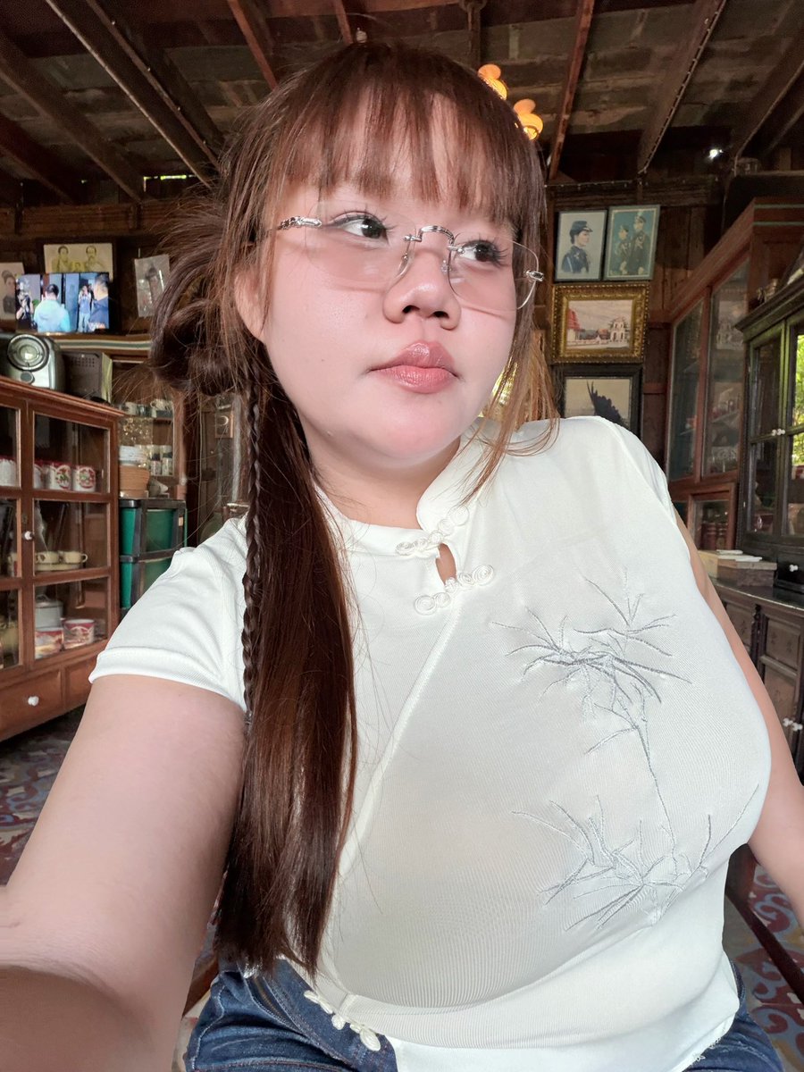 วันอาทิตย์สีแดง tweet media