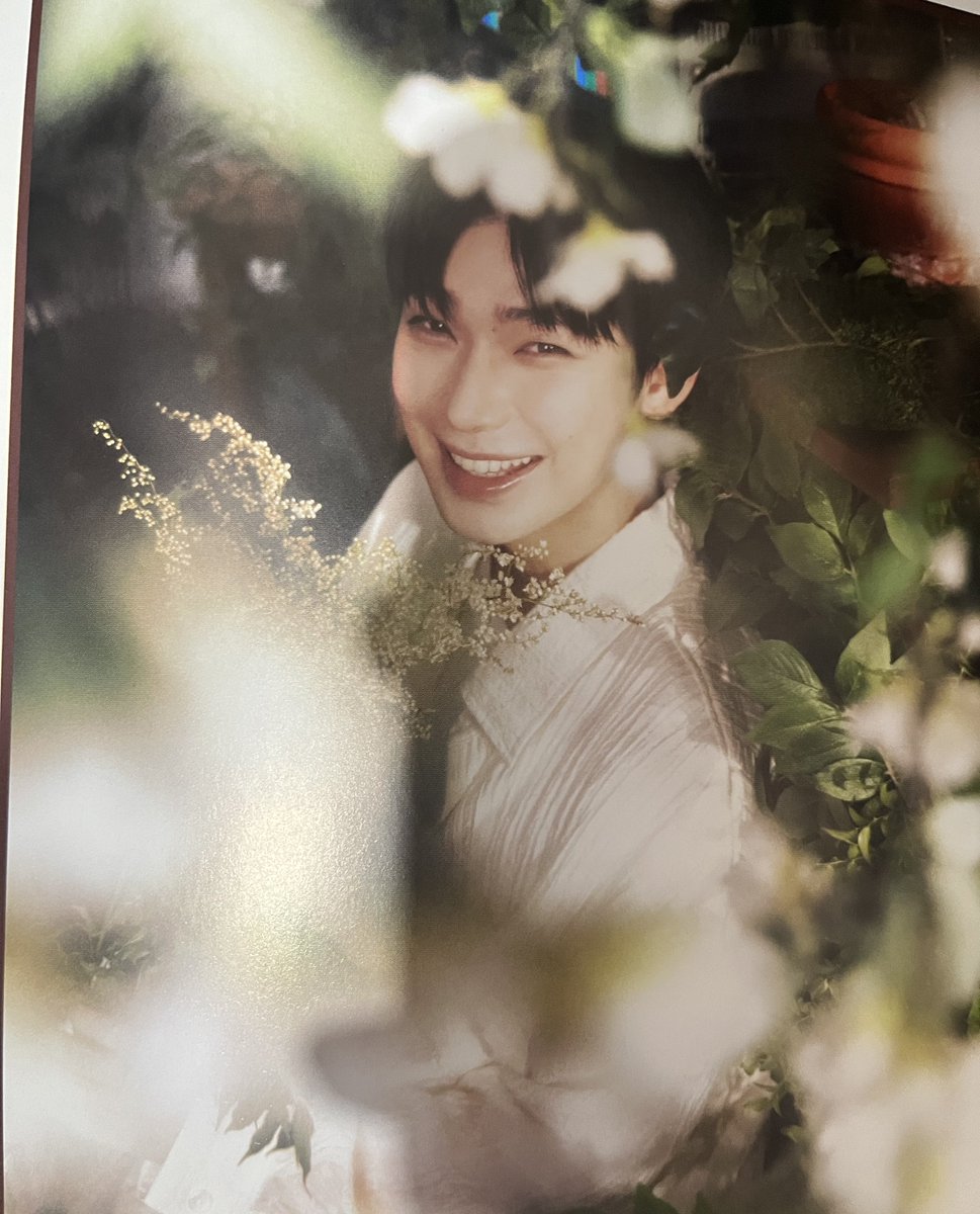 HE’S SO PRETTY GOD 😩😩😩😩😩😩