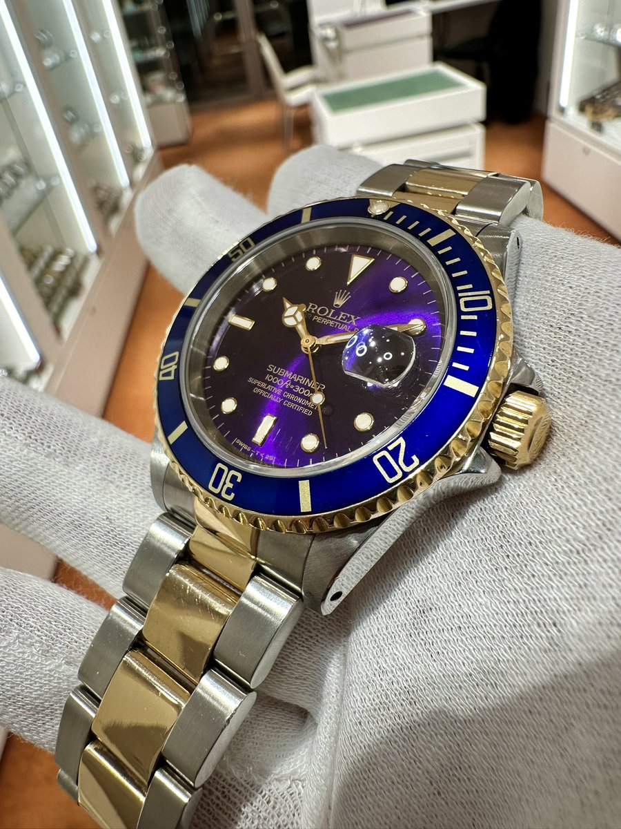 riberowatch's tweet image. みんな〜！またまた凄いの来ちゃいました！￼🍆

前回即売れだった「濃いめ」のヴァイオレット、なんと奇跡の再入荷です。

今回の個体も、期待を裏切らないしっかりとした紫。

角度によって表情を変えるこの色気、やっぱり16613のヴァイオレットは別格。