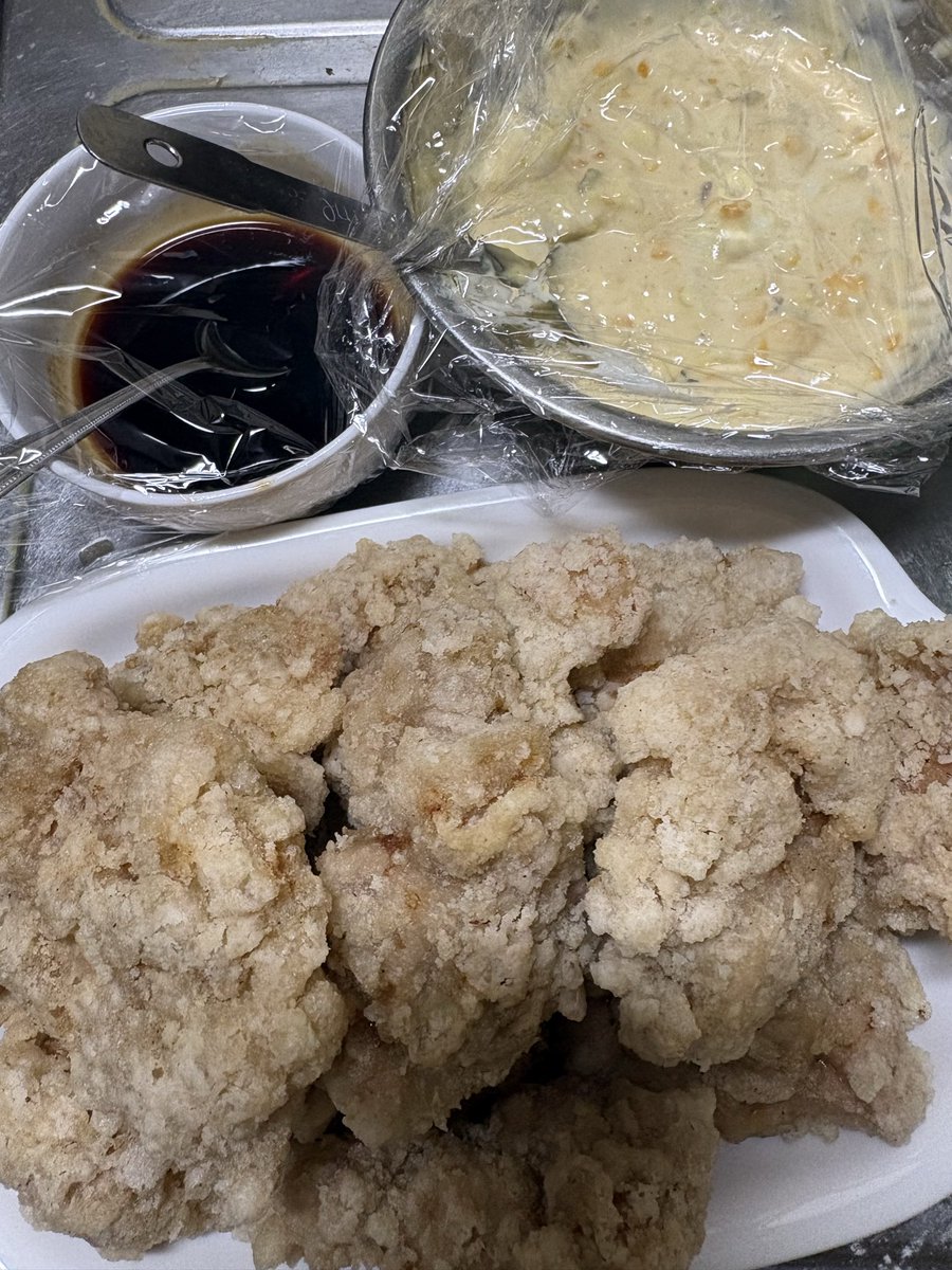 Piron_sweet's tweet photo. 夜ご飯の準備😄今日は竜田揚げのチキン南蛮、ナメコ里芋玉ねぎ豆腐の味噌汁、切り干し大根の煮物にしたよദ്ദി＞ᴗ＜)🎀✧ https://t.co/VQvG8eNwHj