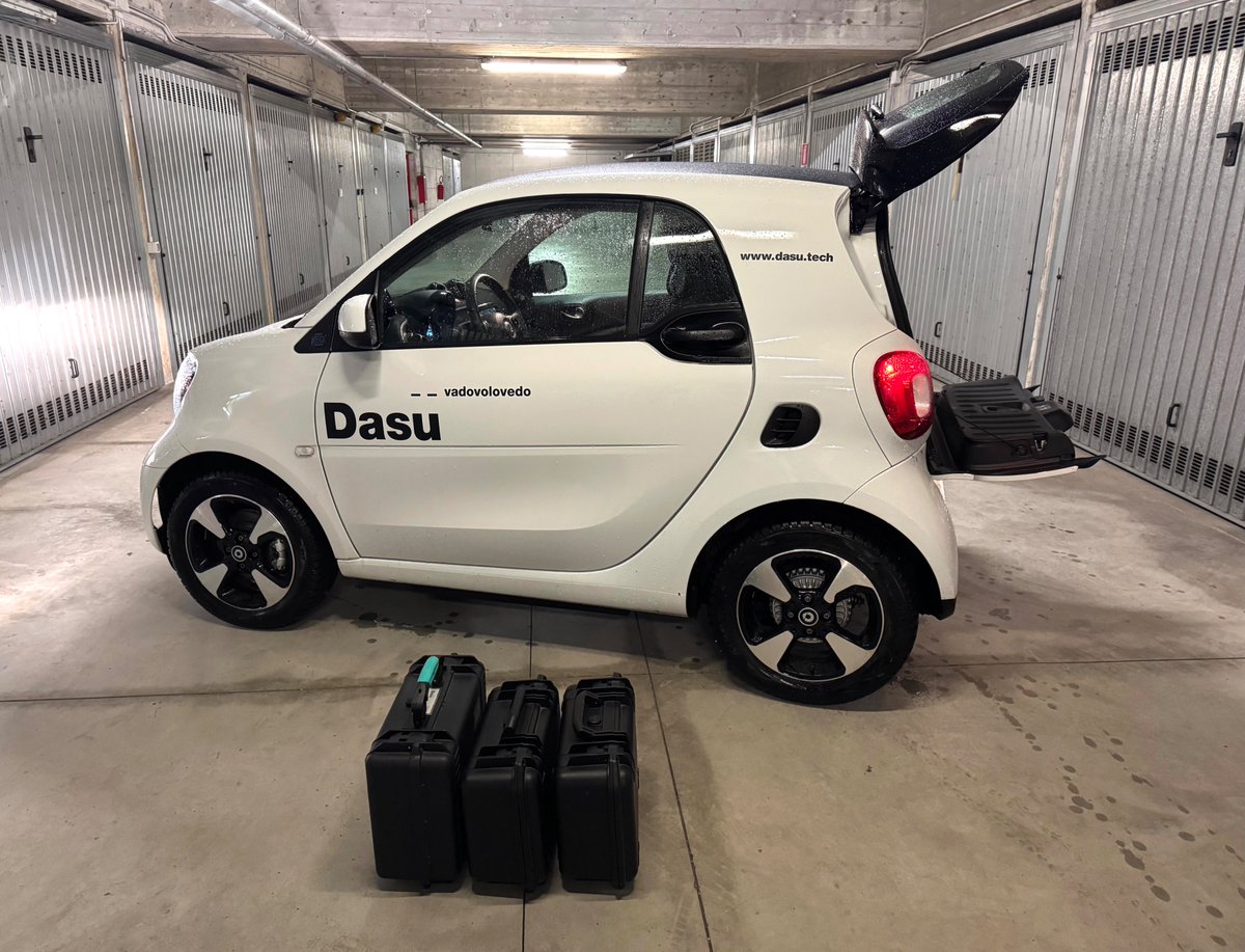 Oggi piove ☔️ quindi tutti alla base 🏢

📋 Controlli e manutenzioni: pulizia di fino, batterie, sensori;
📋 Riordino dell’attrezzatura: sala droni, armadi, valigie, logbook;
📋 Ripianificazione delle prossime uscite.

#Dasù_vadovolovedo #DasùMobile
#servizicondroni #droni