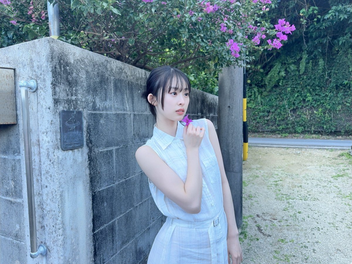 井本彩花 チェキ写真 2枚セット 井本彩花2nd写真集「BEST,」 (B.L.T.MOOK) | 東京ニュース通信社 |本