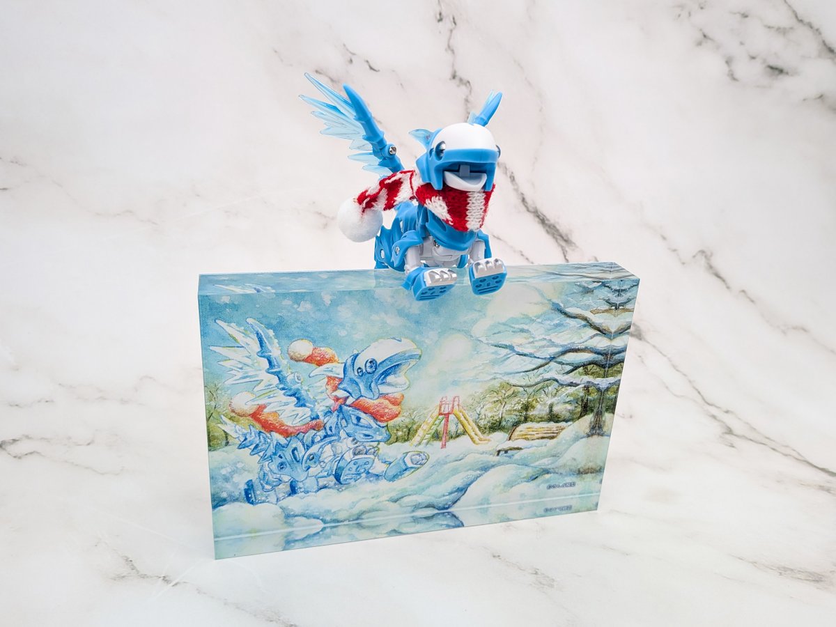 アクリルブロックのサイズは15cm×10cmです 大きさの比較で氷竜と並べて