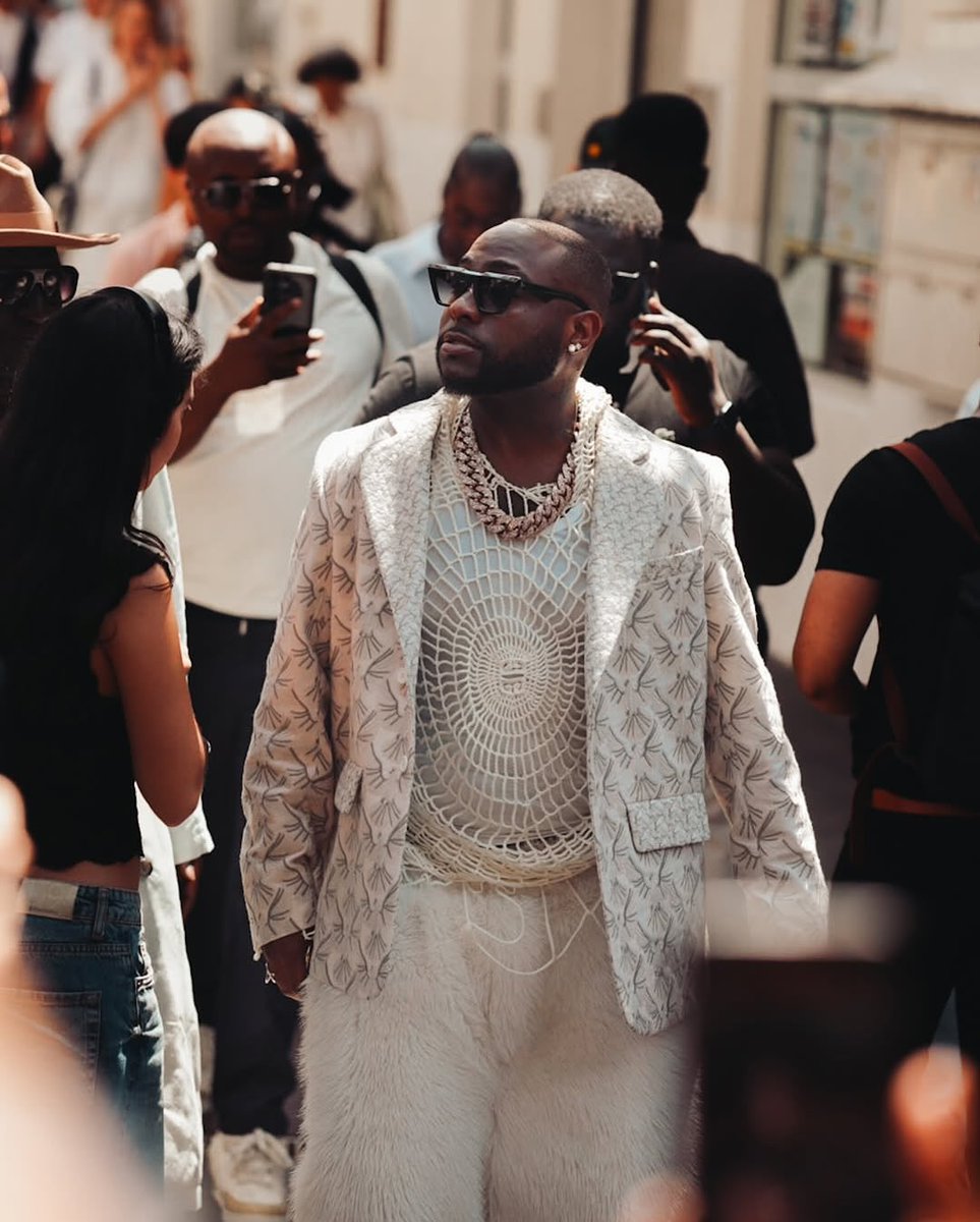 2k likes for Adeleke Royalty❤️❤️

Like for Davido❤️          Retweet for OBO🧷