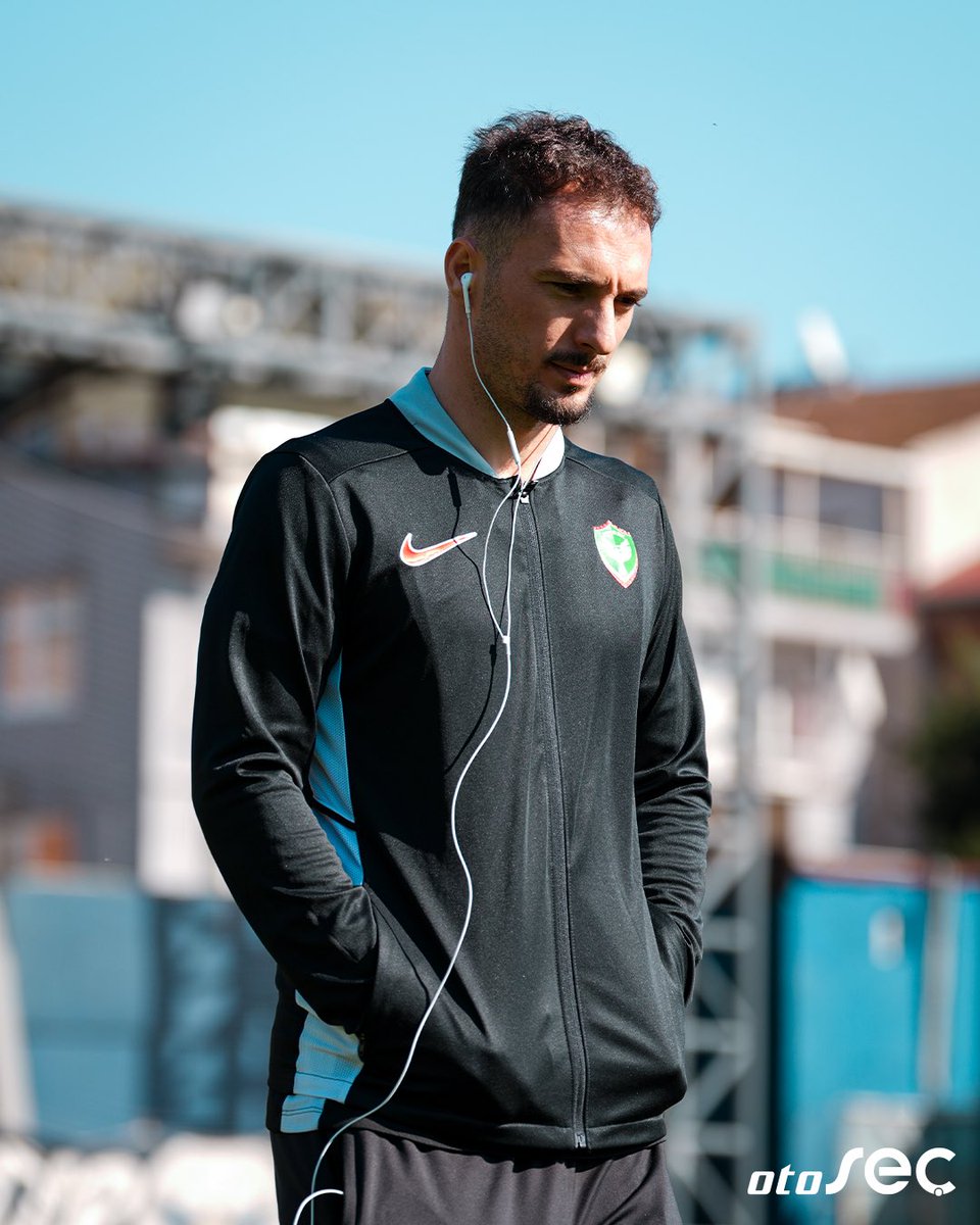 Stadyumdayız!
💚❤️
Em li yarîgehê ne!
💚❤️
Ma stadyum de yê!

#MücadeleninTakımı
#TîmaTêkoşînê
#TaximêXoverdayîşî