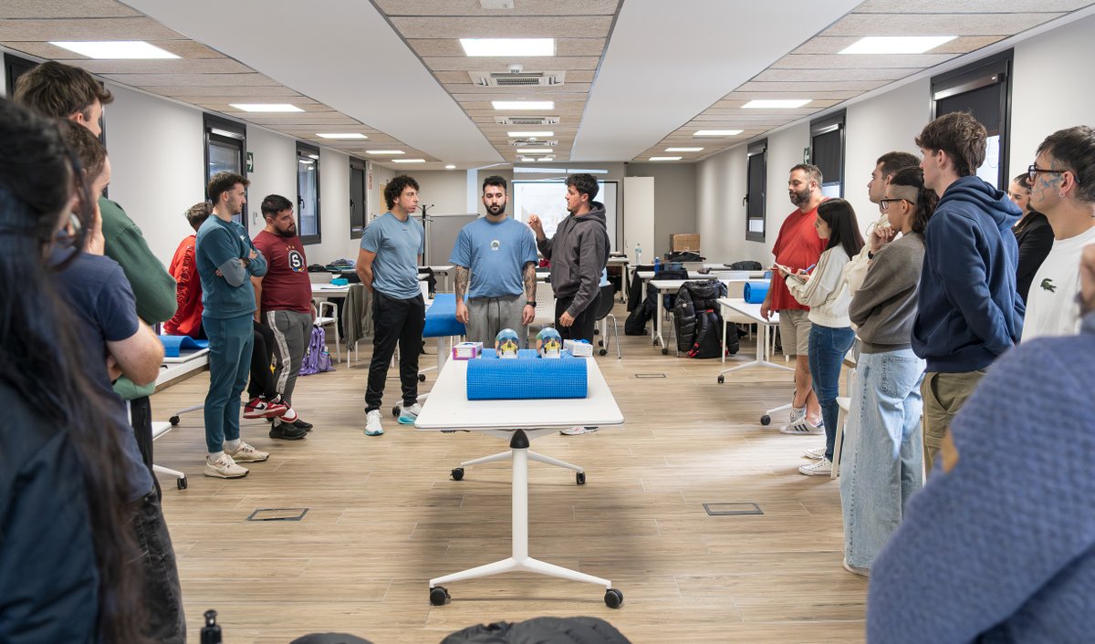 ui1Universidad's tweet photo. 💥 Así se viven las prácticas del Grado en CAFD
🧠 Anatomía palpatoria aplicada
🤼♂️ Primera sesión de deportes de lucha en tatami
Teoría + práctica real para formar profesionales del deporte 🏋️♂️
🚨 Matrícula abierta
Más info 👉 https://t.co/07g0CraTDY
#Ui1 #Educacion #Deporte https://t.co/EfZCE5L8kt