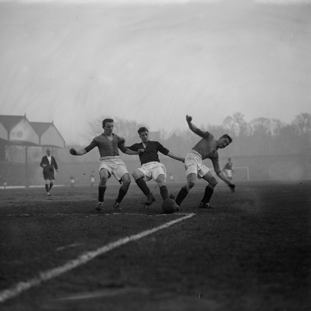 A first meeting in almost 100 years 😱

<a href="/Arsenal/">Arsenal</a> and <a href="/mansfieldtownfc/">Mansfield Town FC</a>'s only ever previous meeting was in the FA Cup fourth round in 1929 🔙

The Gunners won the game 2-0 thanks to goals from Harold Burston Peel and David Jack.