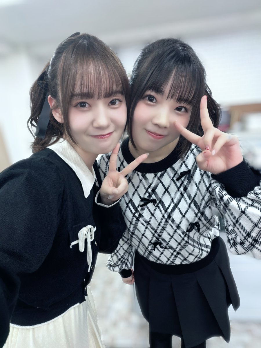 ＼まもなく19時から配信スタート！／

第5回 #ウラめしや川村 
本日はゲストに松田彩音さんが登場✨ 
番組直前のお二人をパシャリ📸
どんなお料理ができあがるのか…お楽しみに！

📺ニコニコチャンネルプラス（全編視聴）
nicochannel.jp/kawamura/live/…

📺YouTube（無料パート）
youtube.com/live/TPQdeeRv0…