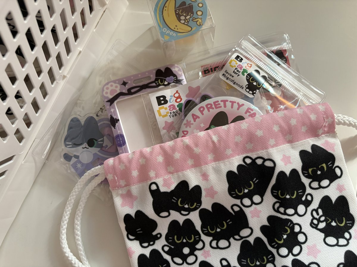 Lucky bag!
พอดีมีถุงผ้าลายพิเศษเหลืออยู่นิดหน่อยเลยอยากลองทำถุงสุ่มดู
เผื่อใครอยากจุ่มคอลเก่าๆเราเล่น มีอยู่ 5 ใบ ในถุงมีกิ้ปทั้งแบบ1ตัว และ1 คู่ด้วย 🙆🏻‍♀️

จิ้มโลด shop.line.me/@126wvgsf/prod…