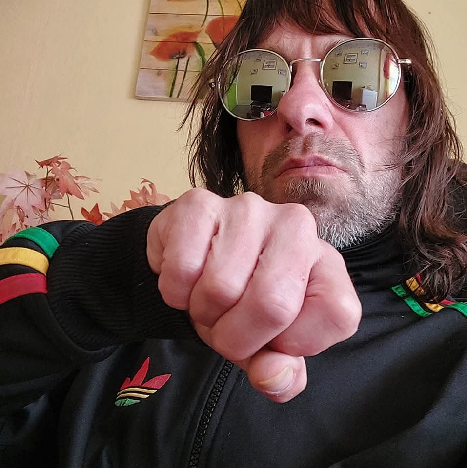 We're raising money for a team I'm organising to play in the <a href="/mhworldcup/">MentalHealthWorldCup</a> at #Millwall in May. This is for everyone who's suffered with their mental health and as importantly, those who suffer us. 

For Beef, Anna and others so important we've lost.

givengain.com/project/beef-r…