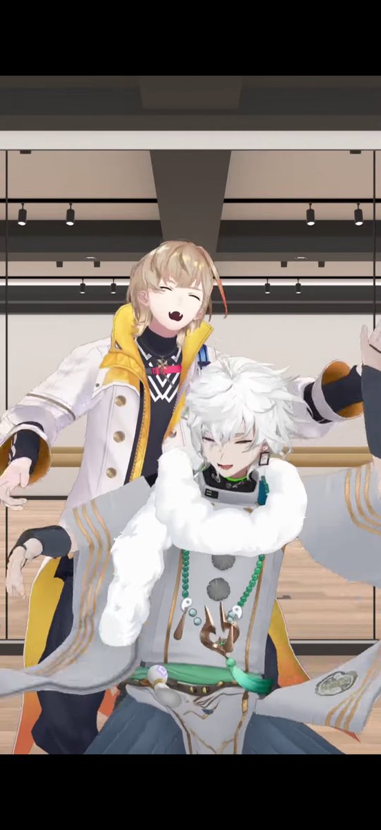 かわいい〜〜〜〜〜😭😭😭
本当に仲良しすぎて滅
🥷🔫びっくり顔もにこにこ笑顔もかわいすぎる
歌詞の通り幸せ噛みしめてる