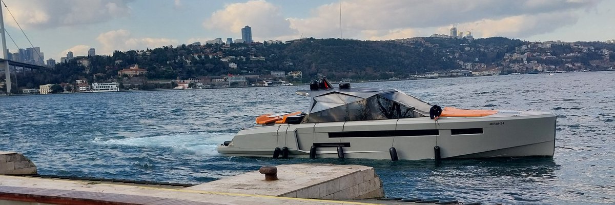 "Kimi nereye koymam gerektiğini, fazlasıyla öğrendiğim bir dönemdeyim. Şüphe kalmadı, belirsizlik yok. Koyduğum mesafeler TARTIŞMAYA KAPALI"