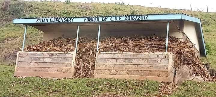 Kibet_bull's tweet photo. This is a dispensary in Kericho county, Aaron Cheruiyot is a leader here.

Yesterday he lectured Edwin Sifuna that he has ruled for three terms. 15 years of bad governance https://t.co/aMa6ieeoKs