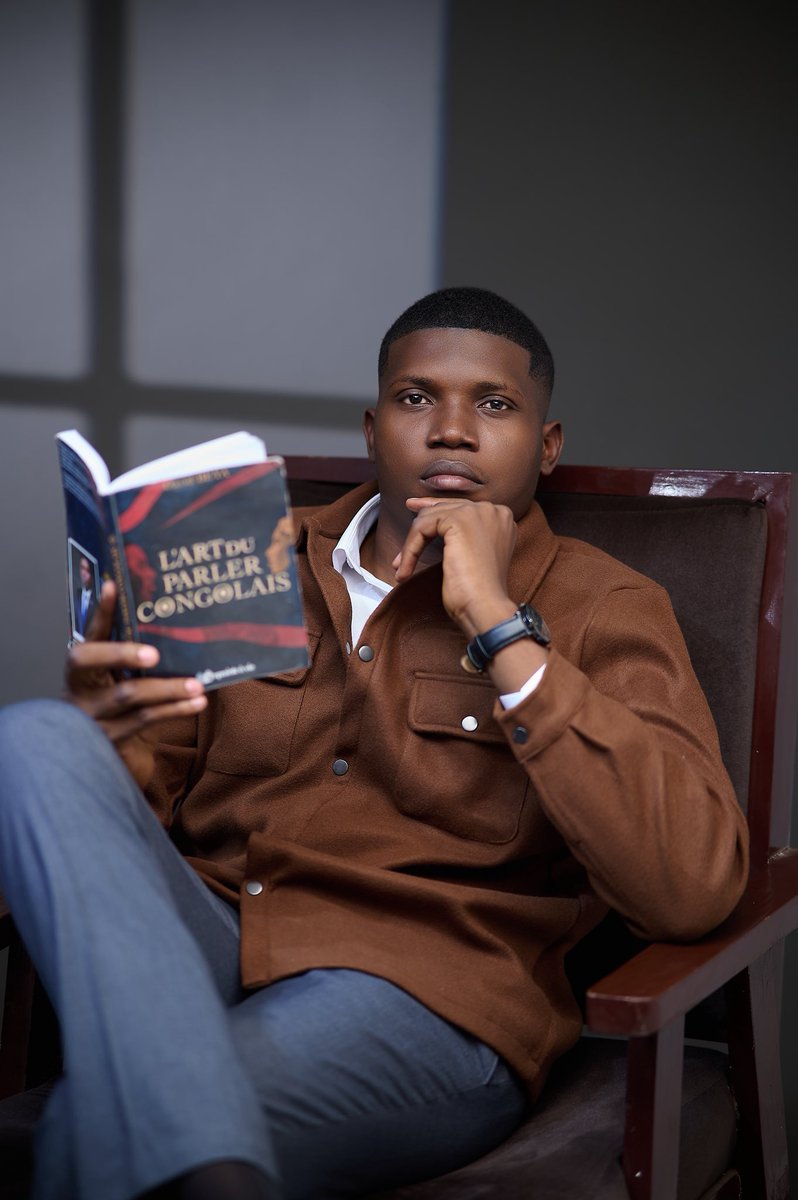 DavidBeya8's tweet photo. Je suis David beya, auteur du livre l’art du parler du parler congolais, ce livre vous permet de vous plonger dans l’univers culturel et linguistique de la RDC particulièrmnt de Kinshasa.
Entre style, Atouts ou héritage.
Écrivez-moi en commentaire ce que vous en pensez du lingala https://t.co/t8MD1TfJTt