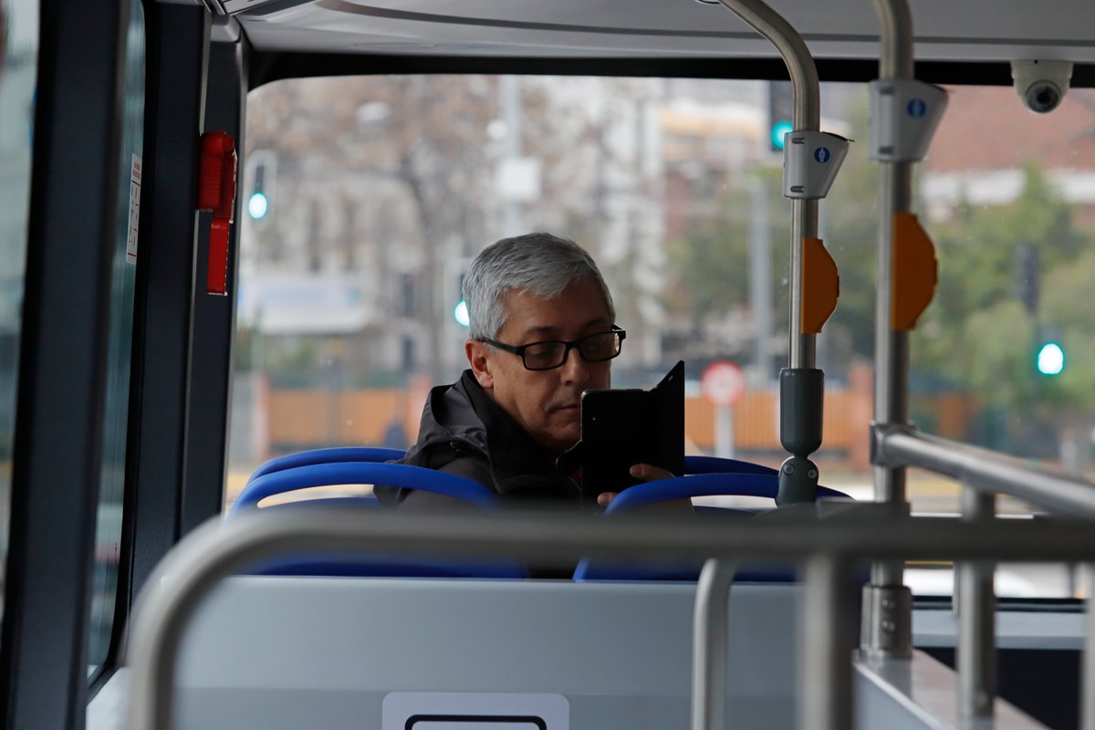 🔴⚪ ¡Recorre Santiago en buses eléctricos de dos pisos!

⛰️ Disfruta de vistas panorámicas, desde la Cordillera de Los Andes, hasta el casco histórico de la capital en el recorrido 519 que une Peñalolén y Lo Prado.

¡Viaja al estilo londinense en el corazón de Chile! 🇬🇧🇨🇱