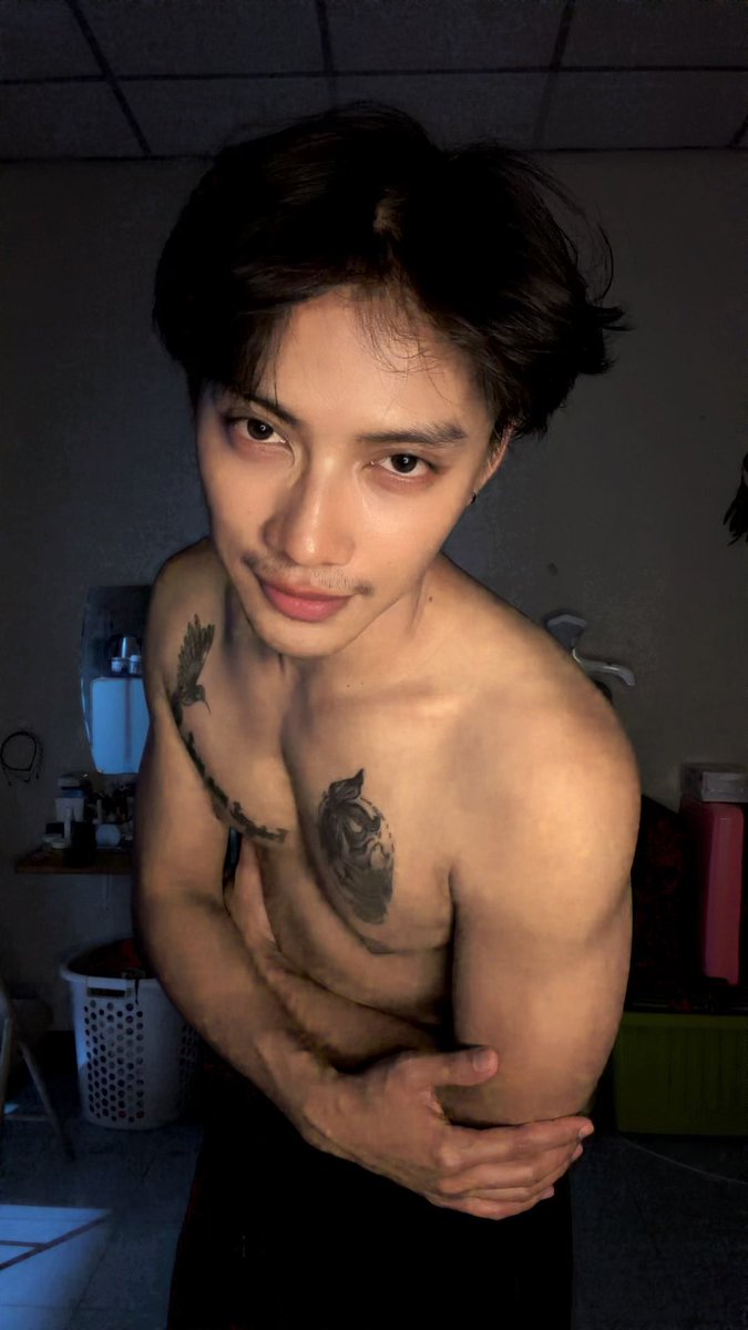 N O B I . T O E Y tweet media