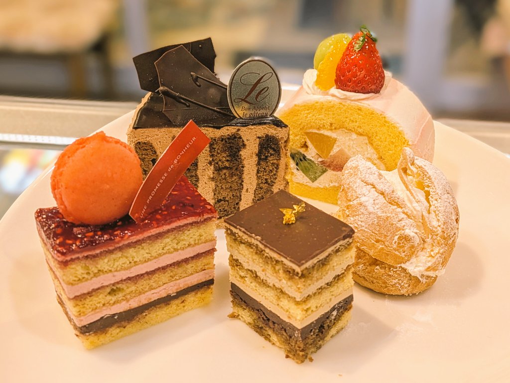 函館洋菓子ガトーフレーズ tweet media