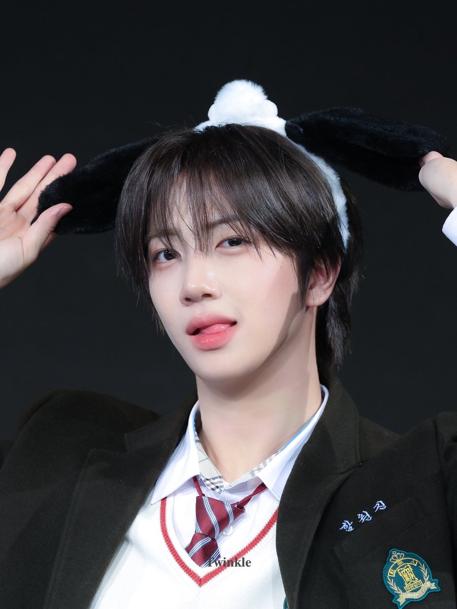 𝐓𝐰𝐢𝐧𝐤𝐥𝐞 tweet media