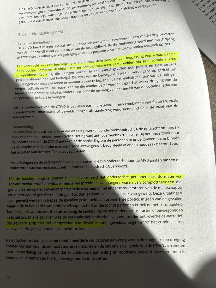 PvanHouwelingen's tweet image. De Commissie van Toezicht op de Inlichtingen- en Veiligheidsdiensten (CTIVD) heeft nu ook officieel geconcludeerd (wat we allemaal al vermoedden natuurlijk) dat de inlichtingen- en veiligheidsdiensten coronacritici in de gaten hebben gehouden (d.w.z. o.a. afgeluisterd).