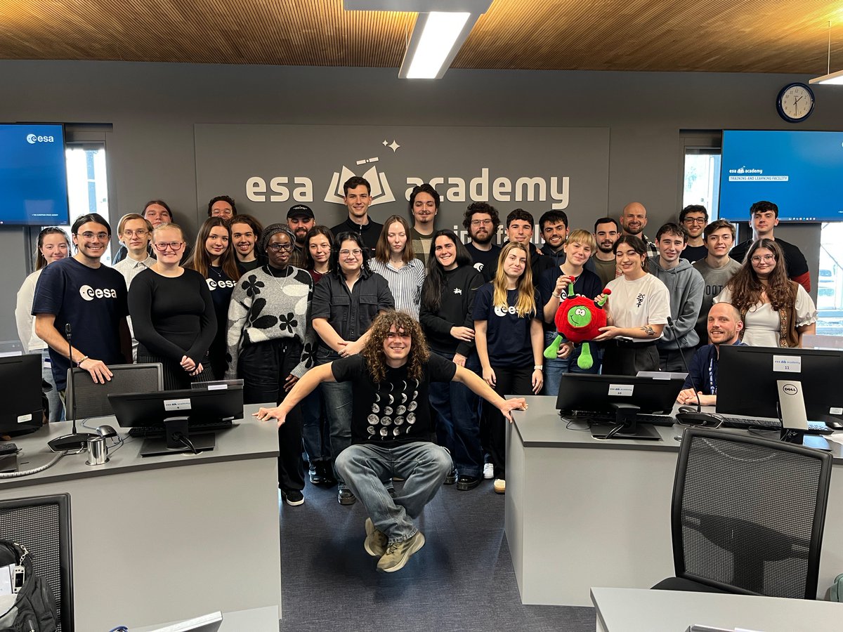 ESA Education tweet media