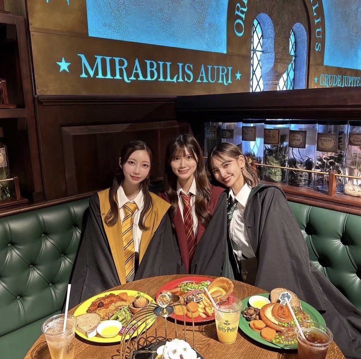 nyomucoo's tweet photo. 河合塾時代から抜群の可愛さで、Xを湧かせ���Xやインスタストーリーの返答があまりにもパンチライン効いてて文才に長けたミス慶應ファイナリストのスーパー美少女のasuu様が医学部に入学？！😳🍒ྀིしかも子育てしながら？本当に努力家だし芯が通っててかっこよすぎる。 https://t.co/NLgOObhXYz