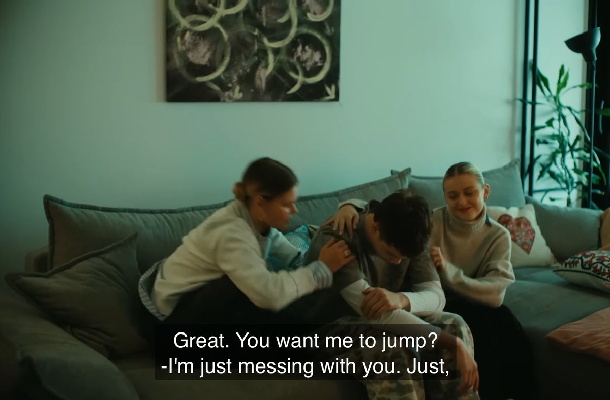 pulppink's tweet image. noreva admitting that they saw his gaymechanger profile and then hinting at lovro’s past crush on jakov is wild i’d threaten to jump too 😭 #sramhr