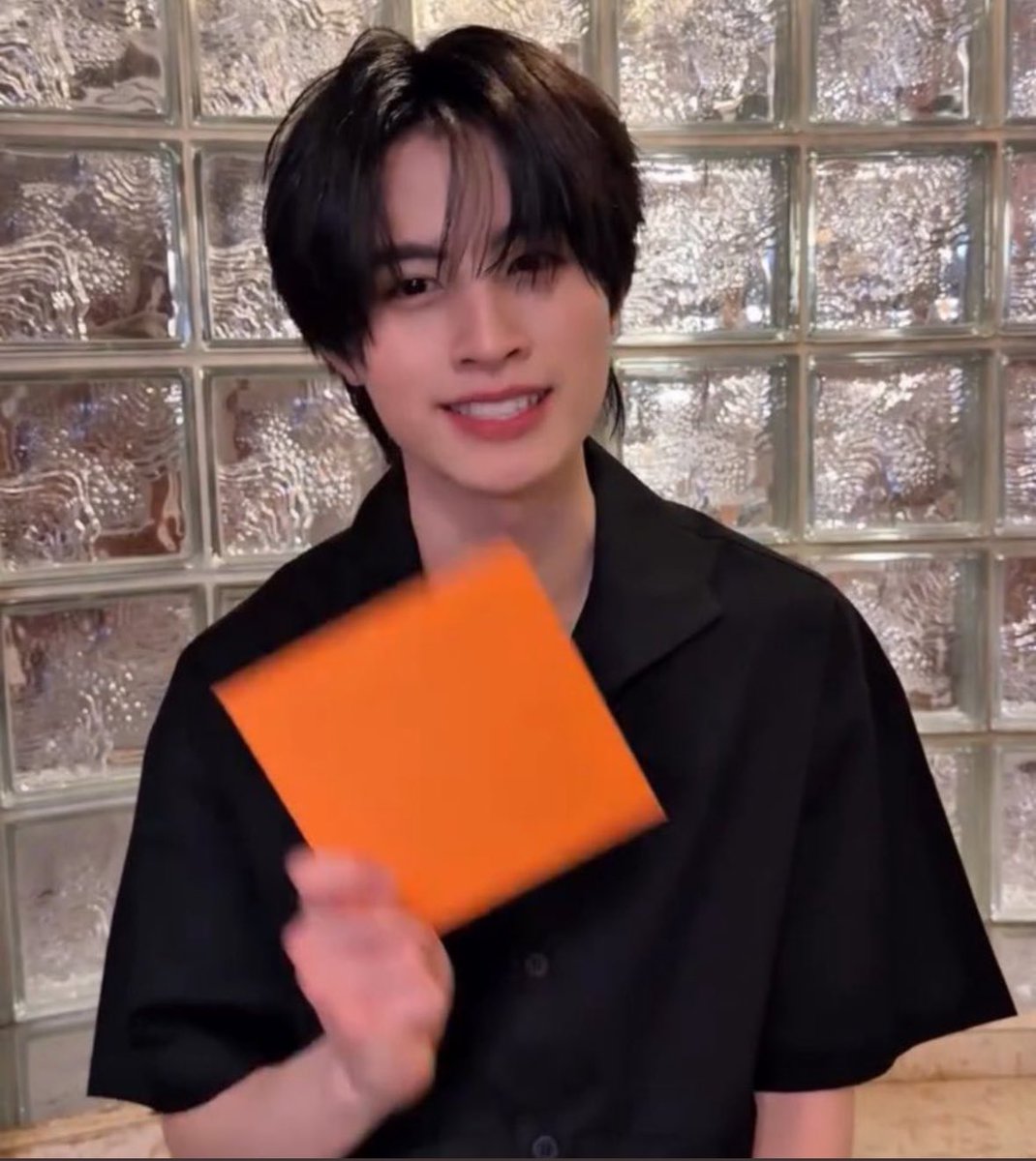 อย่างเป็นทางการมากไม่ชินเลยปกติต้องอยู่กันคนละจักรวาลไม่ใช่หรอวะ5555555555555