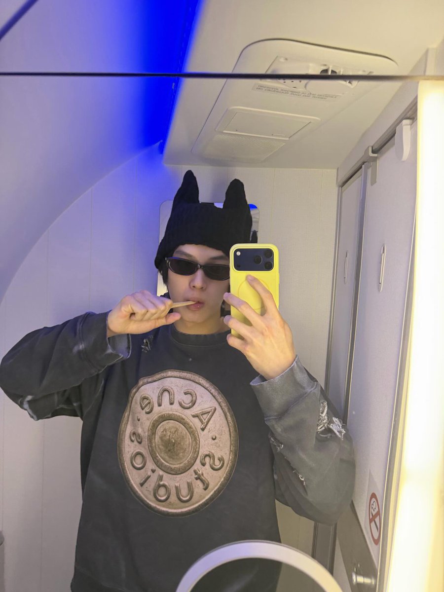 whin's tweet photo. 🦇 https://t.co/7OSzvYvE6m