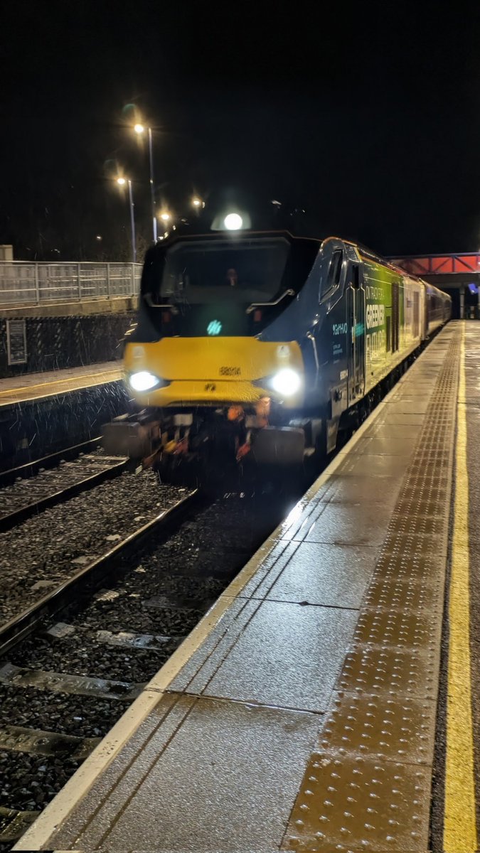 The Right Track tweet media