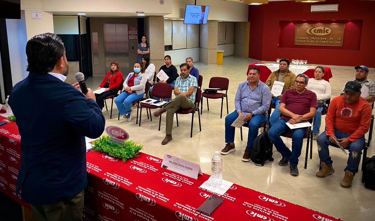 Capacitación que fortalece la obra pública. Agradecemos a la <a href="/SLPCMIC/">CMIC SLP</a> por el Curso de Bitácora Electrónica y Seguimiento de Obra Pública  

Por impulso del alcalde <a href="/EF_Galindo/">Enrique Galindo C</a>, mantenemos actualizados a quienes construyen la infraestructura de la ciudad 🏗️ 

#SanLuisAmable