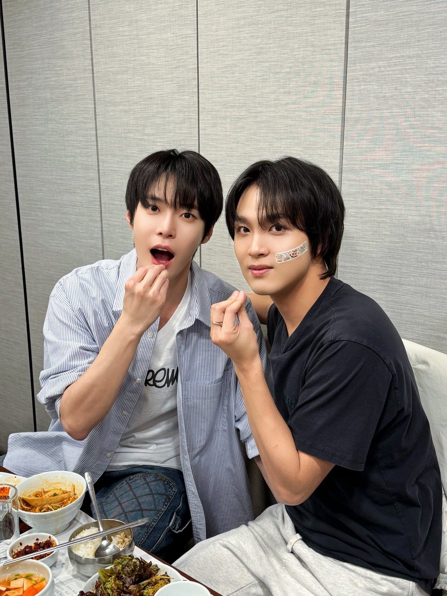 two years ago today was this Doyoung and Haechan picture.