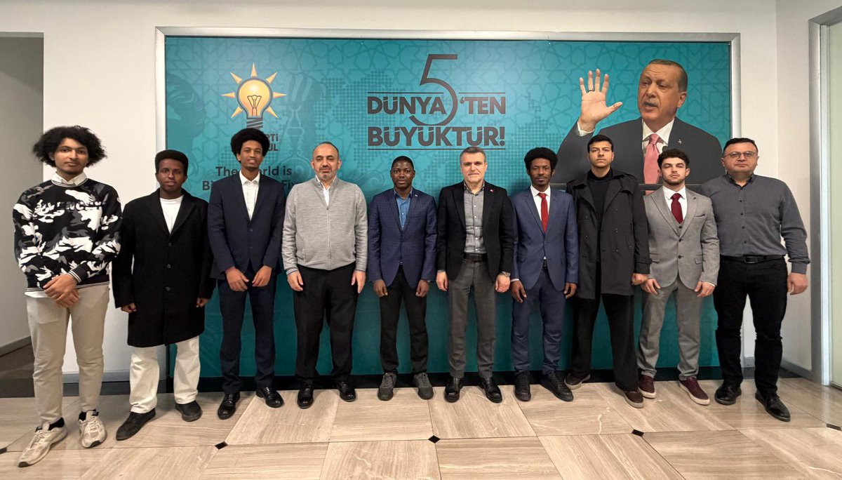 Dış İlişkiler Başkanlığımızın çalışmaları kapsamında;

📌 Cezayir, Mısır, Moritanya, Cibuti, Gine, Kenya ve Etiyopya asıllı; eğitimlerini Konya, Sivas ve Kayseri’deki Uluslararası İmam Hatip Liselerinde tamamlamış genç kardeşlerimizle bir araya geldik.

Farklı coğrafyalardan