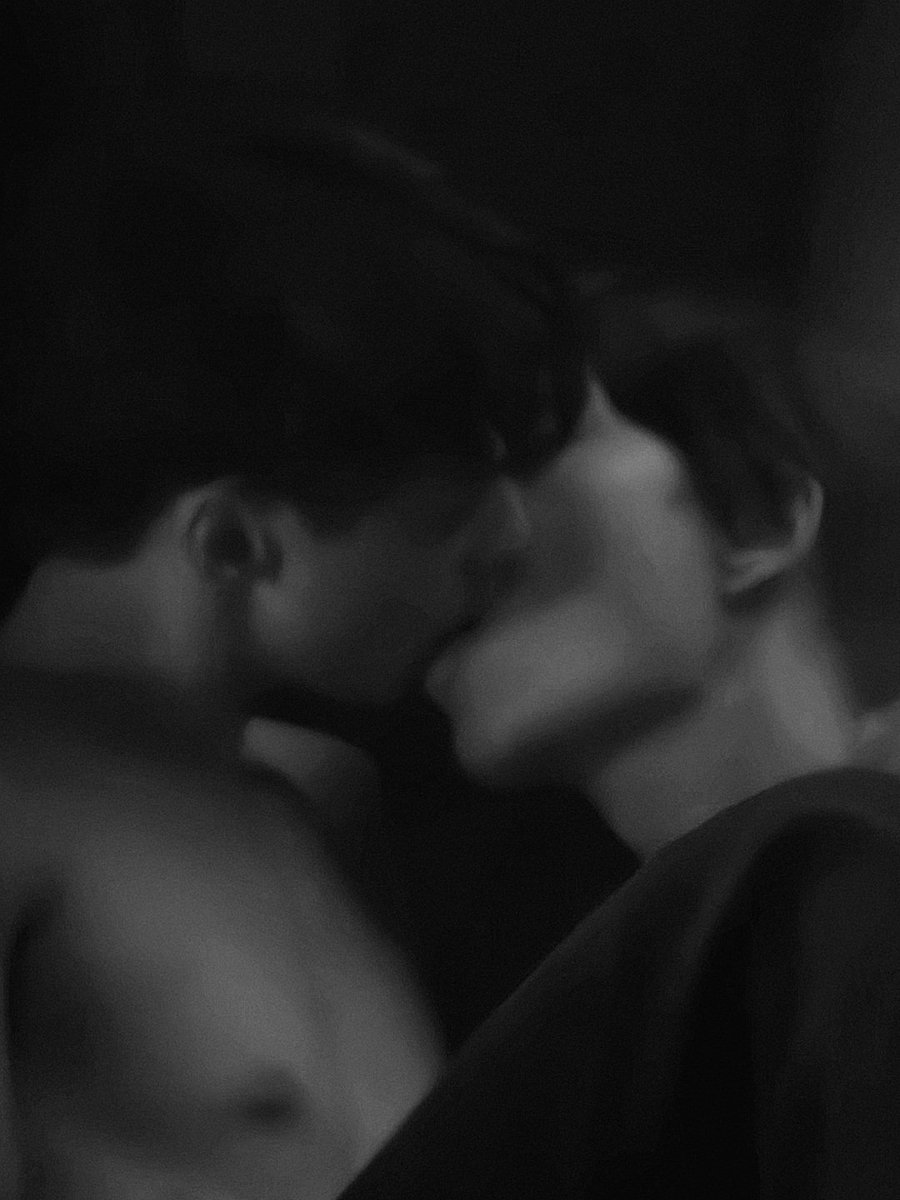 axviiixixix's tweet image. Like sugar on my TONGUE