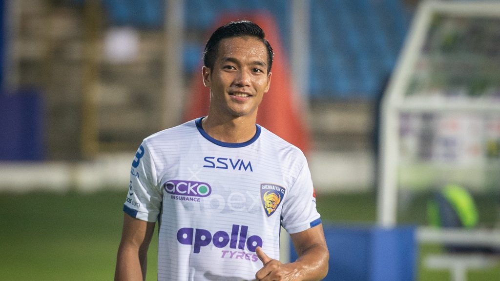 Varun85471096's tweet photo. Was watching Chennaiyin vs Mumbai. For a moment, I completely forgot that Chhangte was a young Winger at Chennaiyin, when I saw him captaining Mumbai against Chennaiyin.
Time do have a weird effect on people!
#IndianFootball #CFCMCFC #ISL12 https://t.co/9D4AKJoSR7