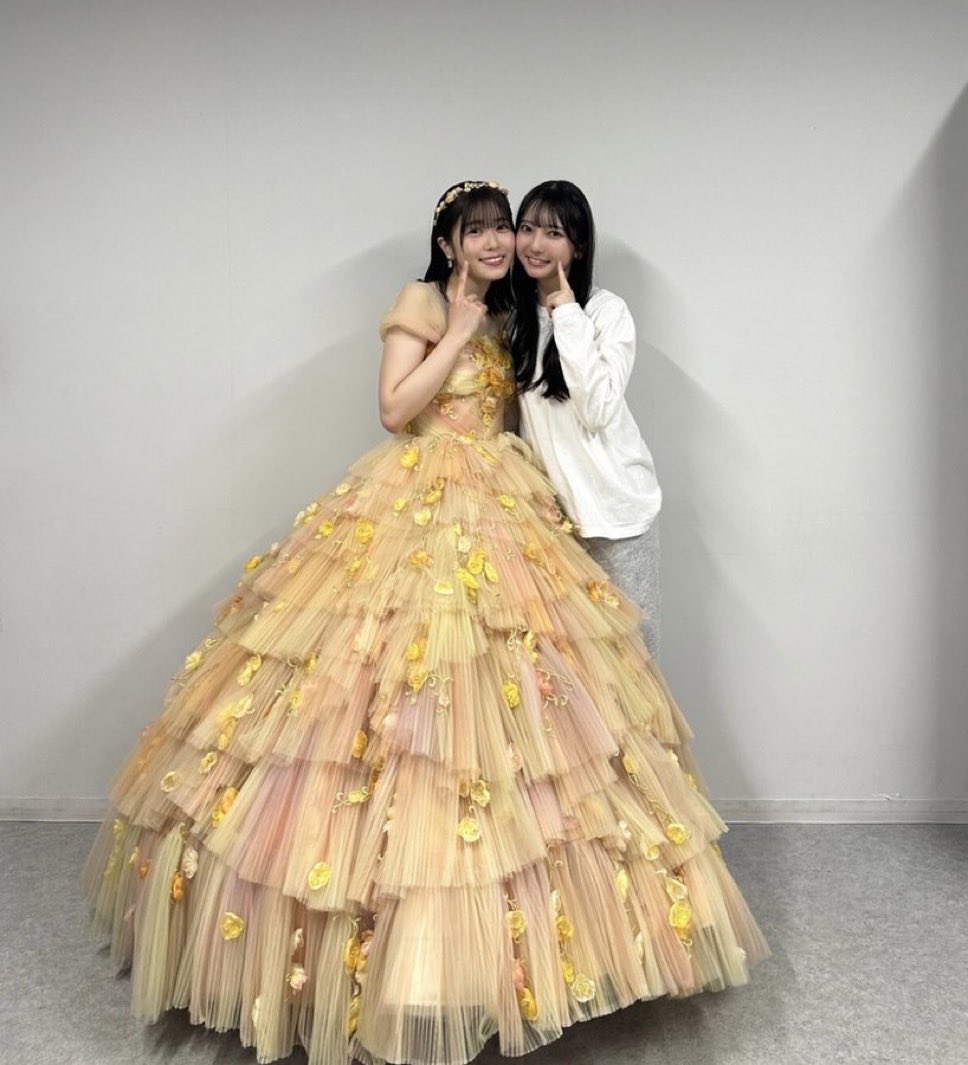 日向坂46 竹内希来里 4回目のひな誕祭黄色衣装 直筆 生写真 ヒキ 日向坂46 竹内希来里 4回目のひな誕祭黄色衣装 直筆