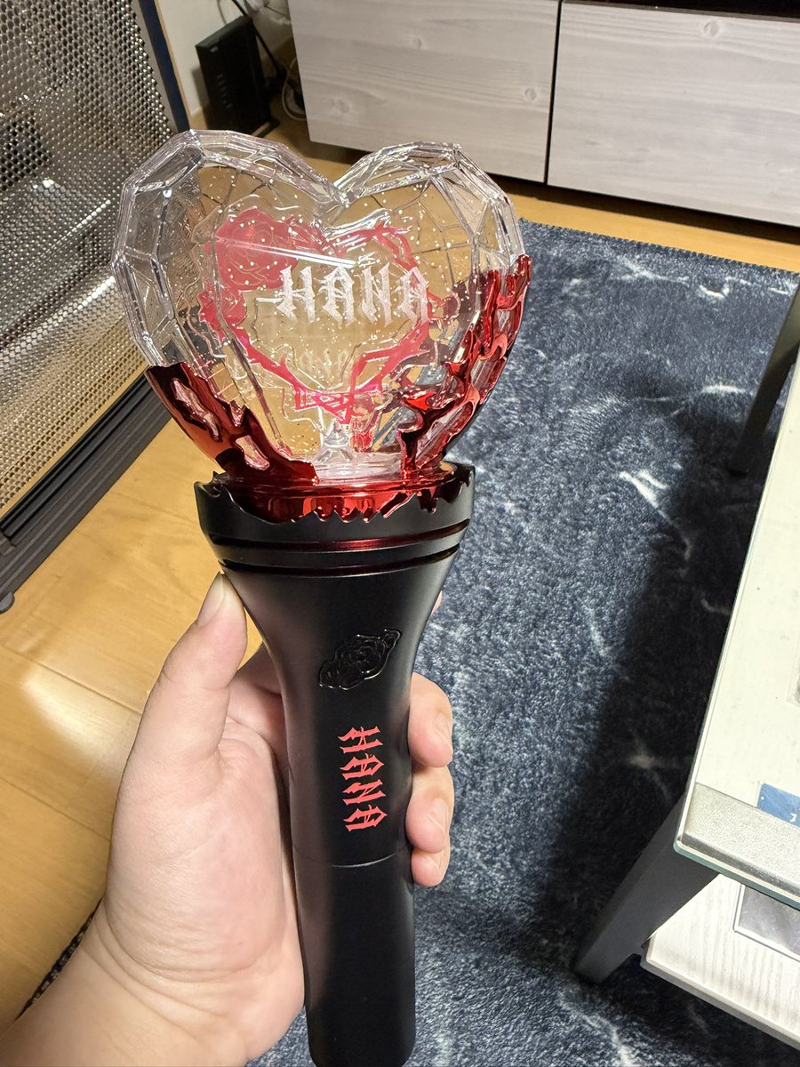 HANAのペンライトカッコ良すぎる！！！！！(ライブ中どうせ使わない)