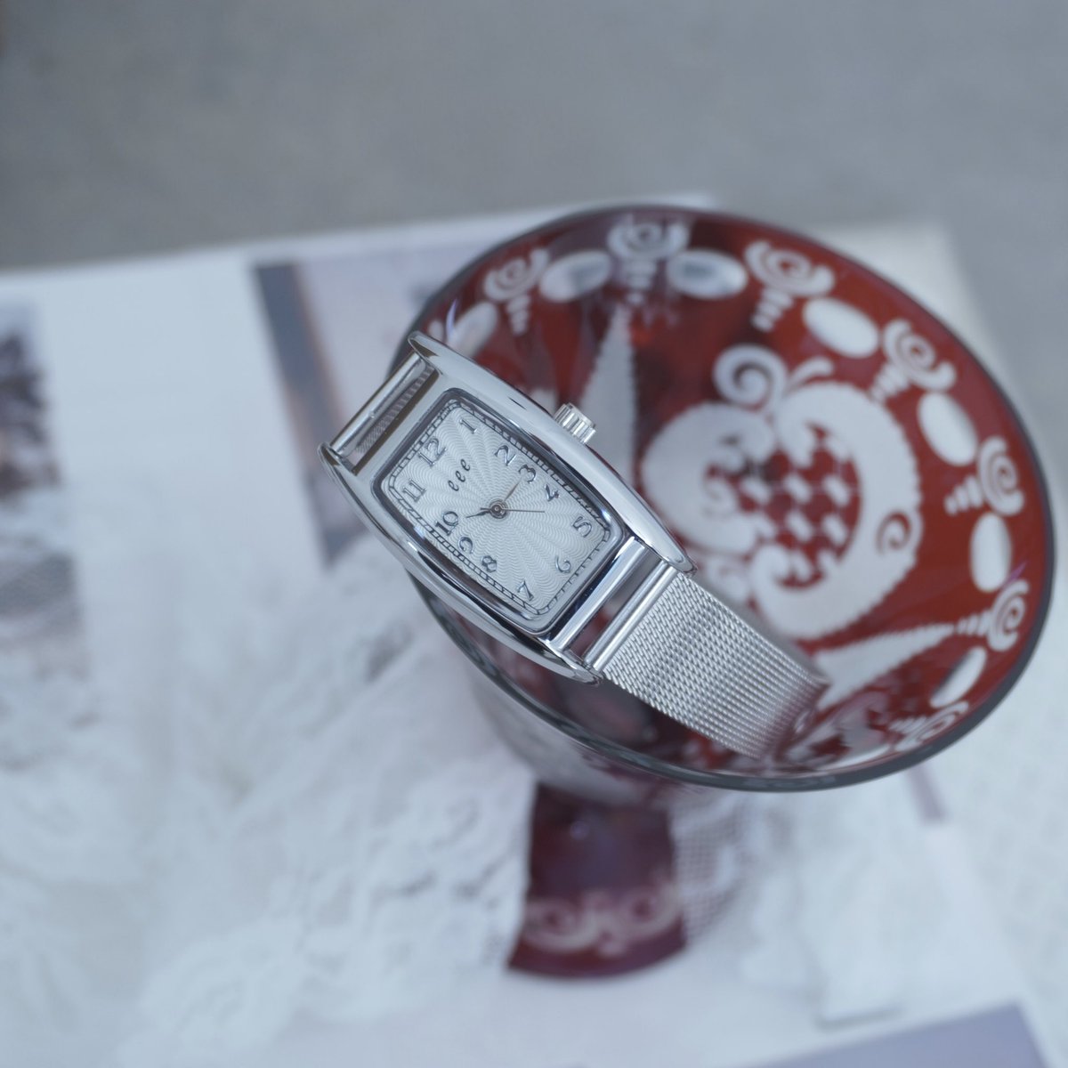 アクセサリー寄りの時計が可愛すぎる これ1万以下なの熱い