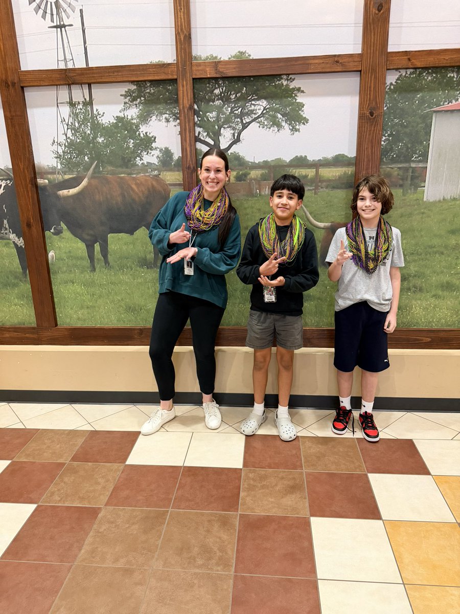 Polly Ryon Middle School tweet media