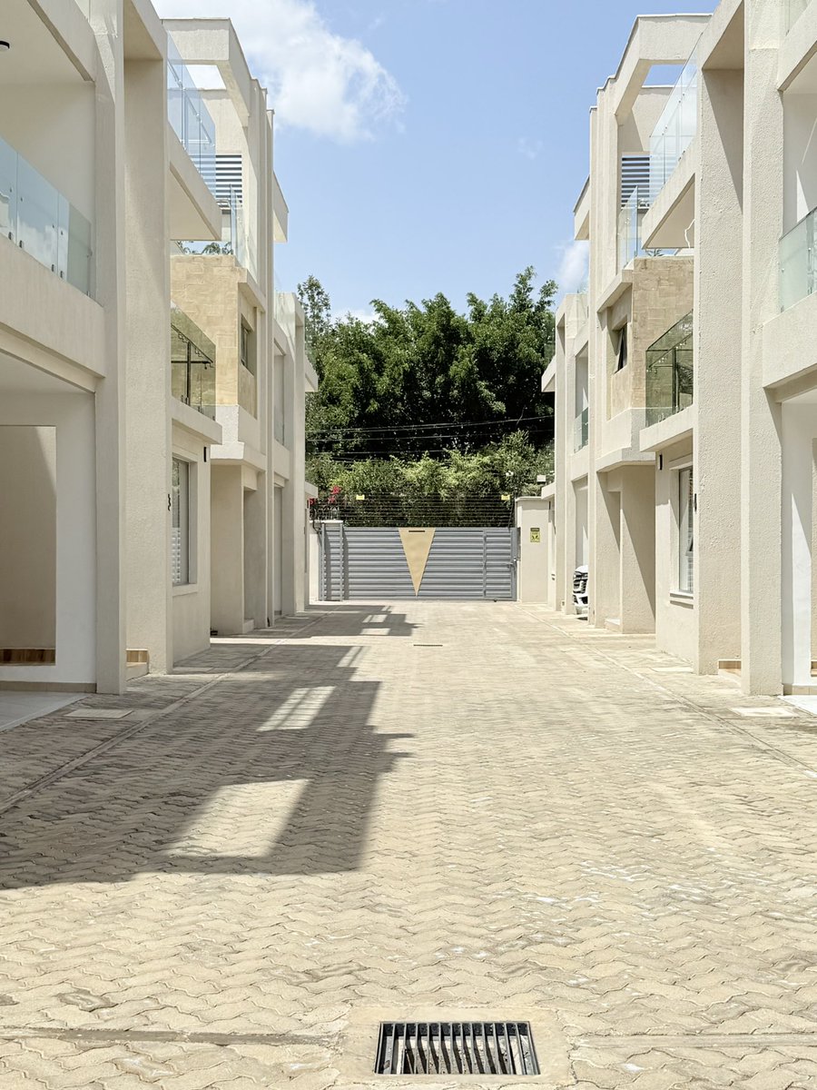 Properties 360 tweet media
