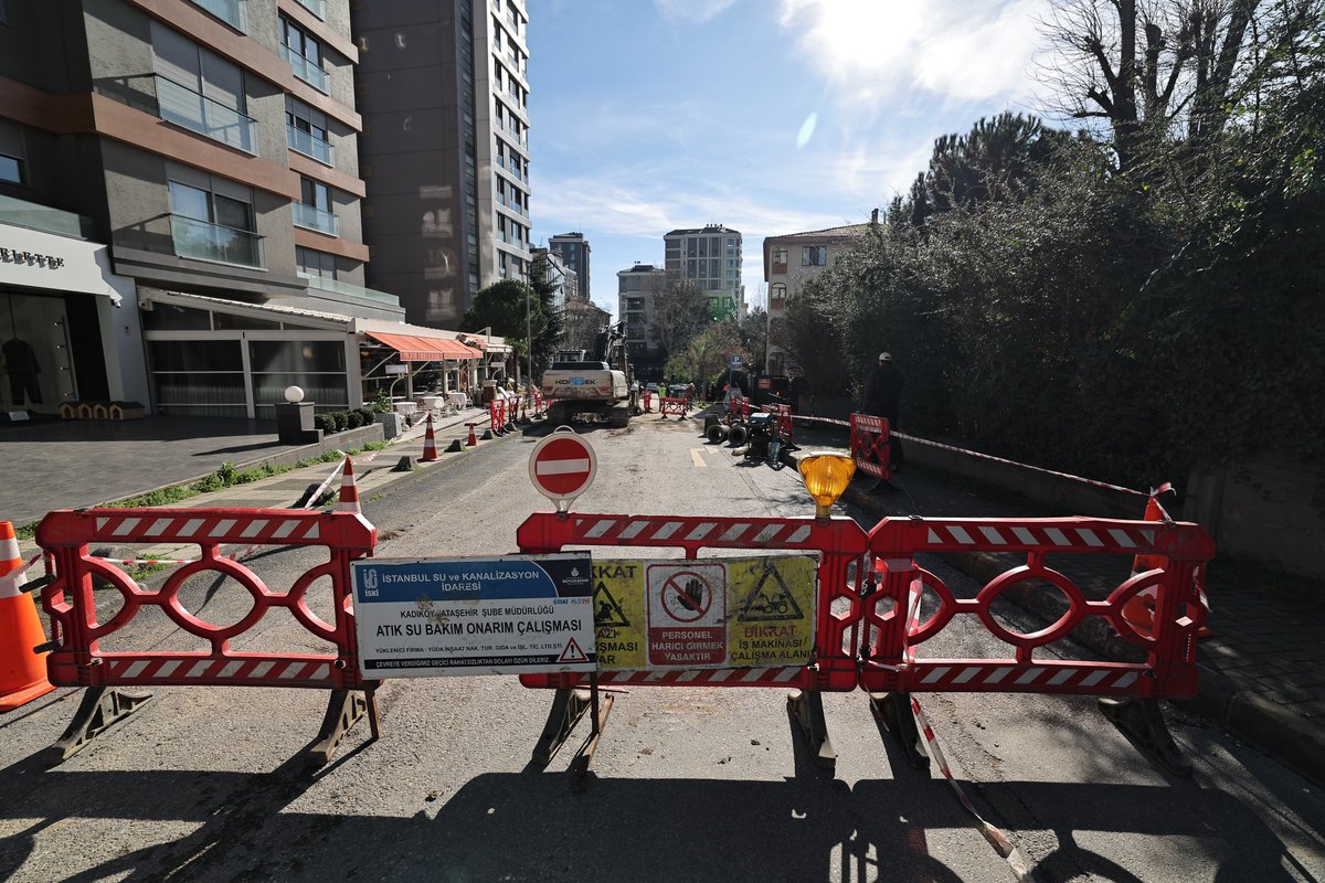 🚧 Kadıköy ilçemizde sahadayız! 

📍İSKİ Genel Müdür Vekilimiz Sayın Vahit Doğan, Suadiye Mahallesi Ulus Sokak'ta gerçekleştirilen atık su altyapı çalışmalarını inceledi.

👷🏻‍♂️Mahalle mahalle, sokak sokak; İstanbullular için çalışmaya devam ediyoruz.