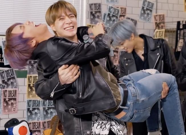 혃아 너 항상 공주님 안기 해주는 사람 놓치지 말어라