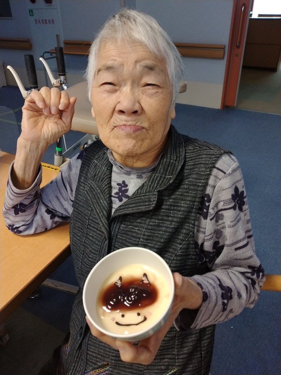 sibi6565's tweet photo. 「鬼は外、福は内」！２月といえば節分ですね
迫力ある鬼の作品が完成しました。おやつもかわいい鬼の顔のスイーツが♪ https://t.co/9TGf3xtkps