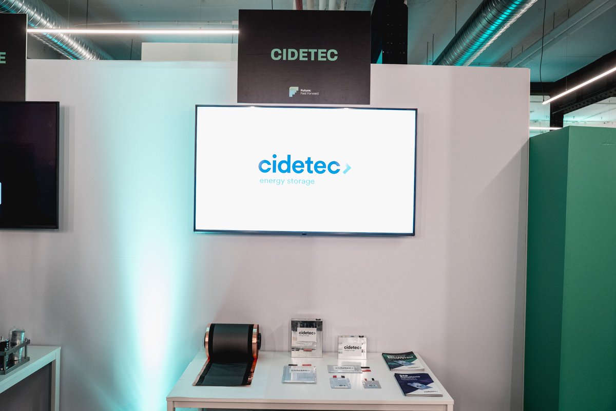 CIDETEC_'s tweet image. 🏅CIDETEC ha sido reconocido en un evento de la agrupación @FutureFF, en un acto que puso en valor el compromiso y la contribución de cada entidad al avance de la electromovilidad nacional.

🖇️energystorage.cidetec.es/cidetec-recono…

#CidetecEnergyStorage #GreenFuture #CIDETEC #F3
