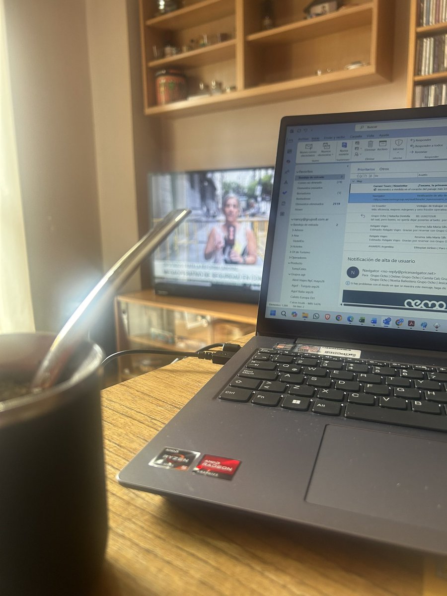 El paro de transporte no impide que la gente pueda trabajar, hoy por suerte existe el home y para los q tienen q viajar si o si les deseo lo mejor 🙏🏼 
El país se levanta trabajando 💪🏼