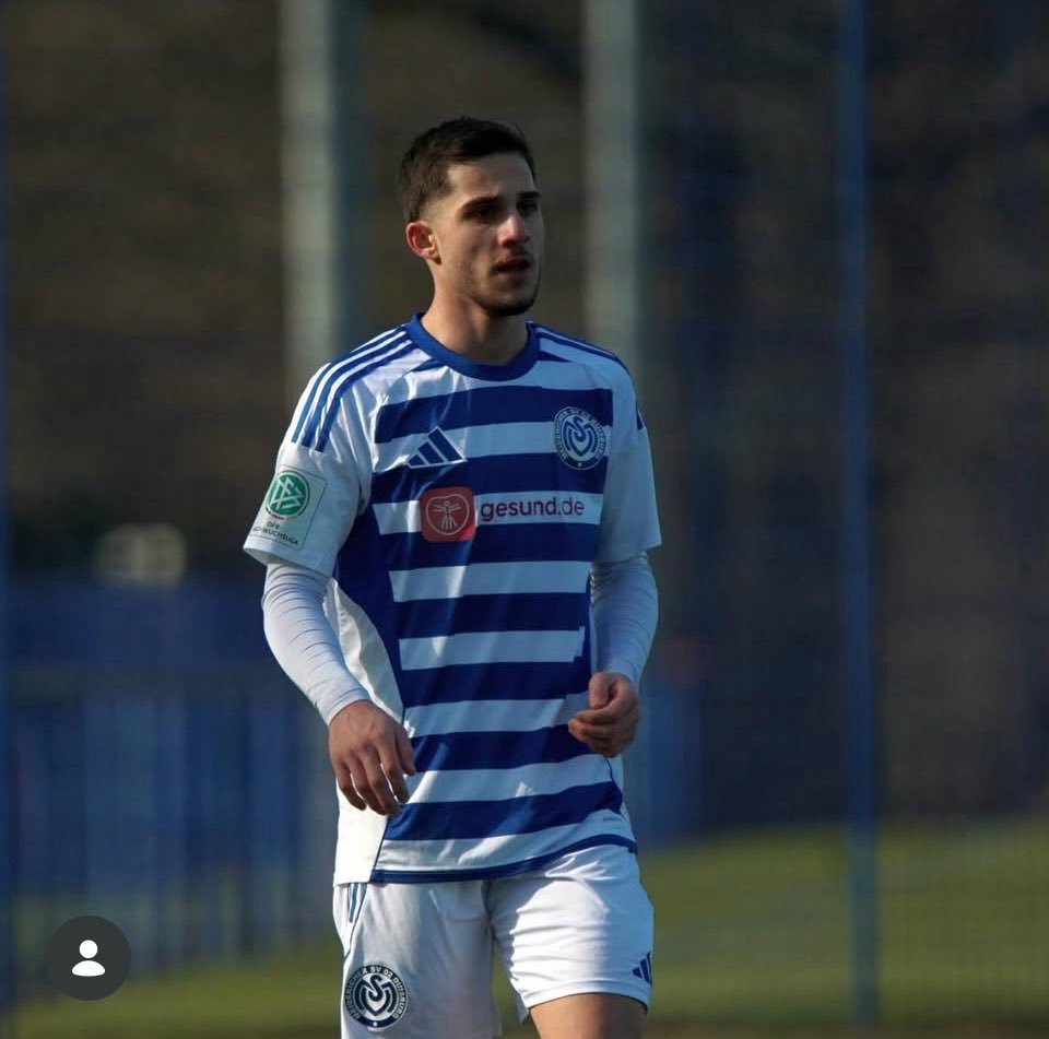 faze_halil1's tweet image. Ugur Sahin 🤩

#Backathome💙🤍,#MSVDuisburg ,#Wonderkind ,#Fenerbahce ,#Futbol