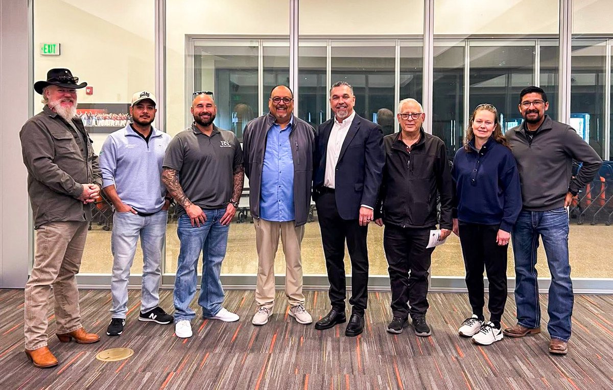 ICYMI: Greg Cunningham at Coffee with Sarge 🇺🇸

Service doesn’t stop after the uniform comes off.

Greg shared his heart for veterans and his plan to advocate for all who have served our country. 

Because a soldier never stands alone. Thank you Eddy County!