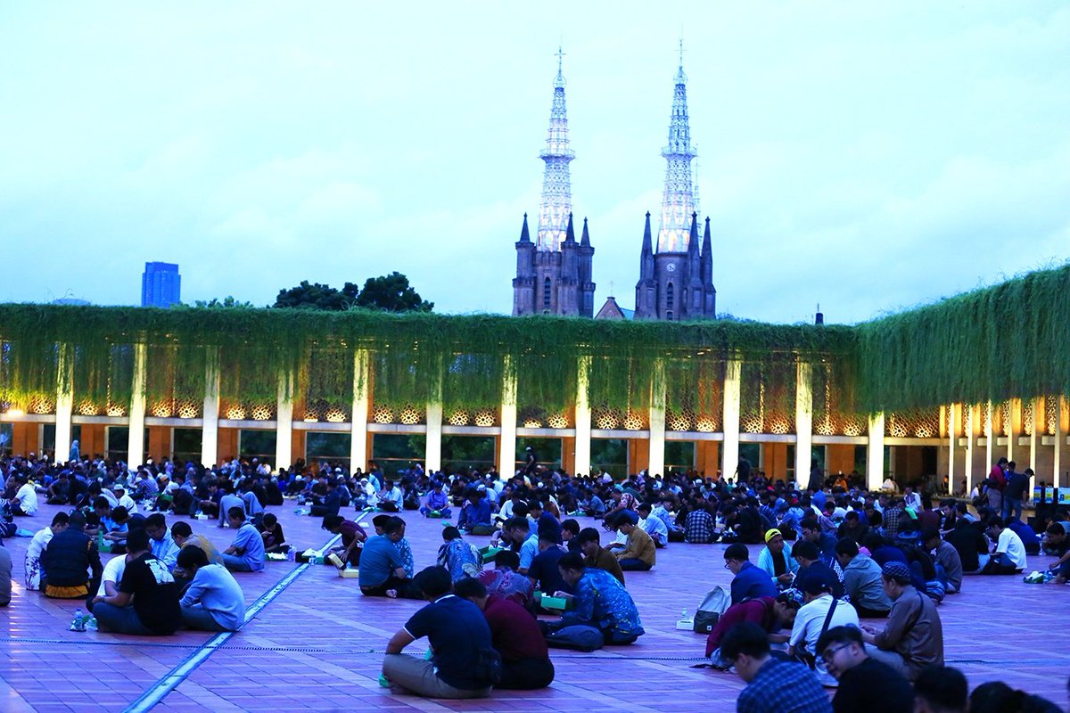 Drixsetiawan's tweet photo. Bukber Puasa Ramadan 1447 H di Madjid Istiqlal https://t.co/hpWRN24M1O