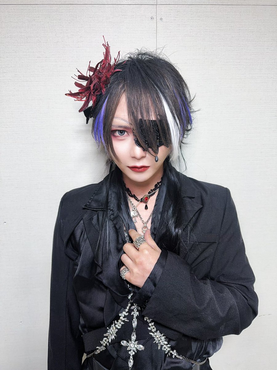 vinanshi_nana's tweet photo. 弟のコスプレをするお兄ちゃん https://t.co/WOJHt77RSF