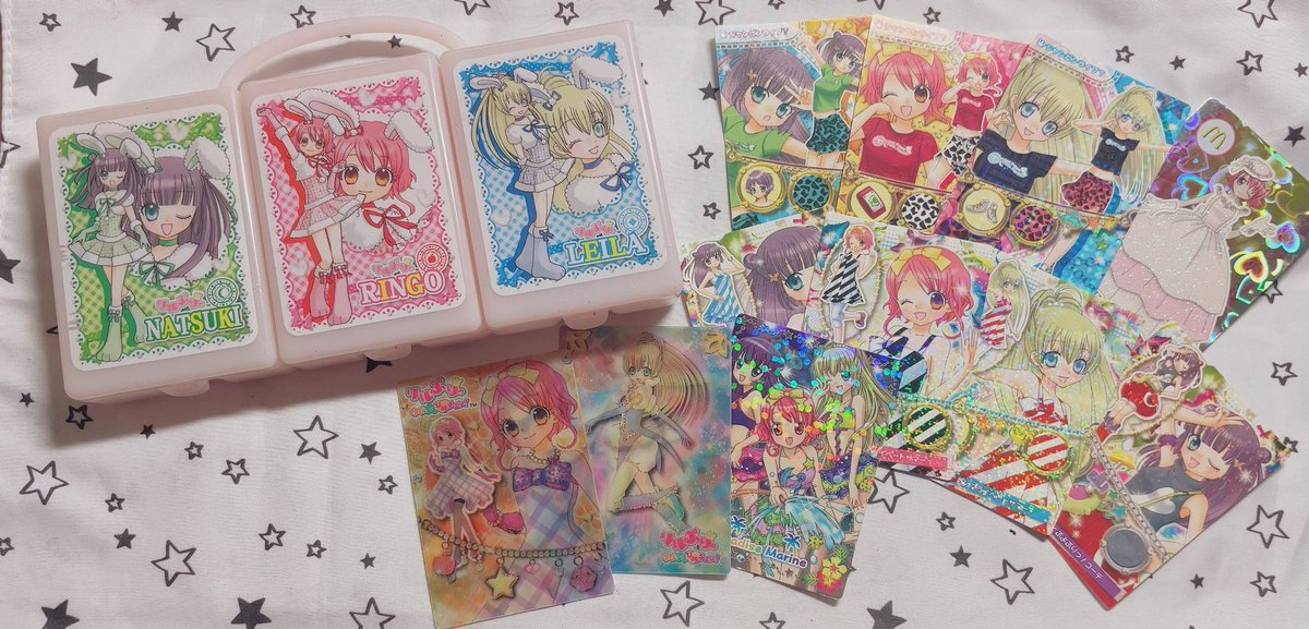 人生で初めて遊んだ筐体ゲーム！
とっても楽しませてもらいました♡
今でも画面に収まりきらないカードたちとカードケースは大切な宝物💎